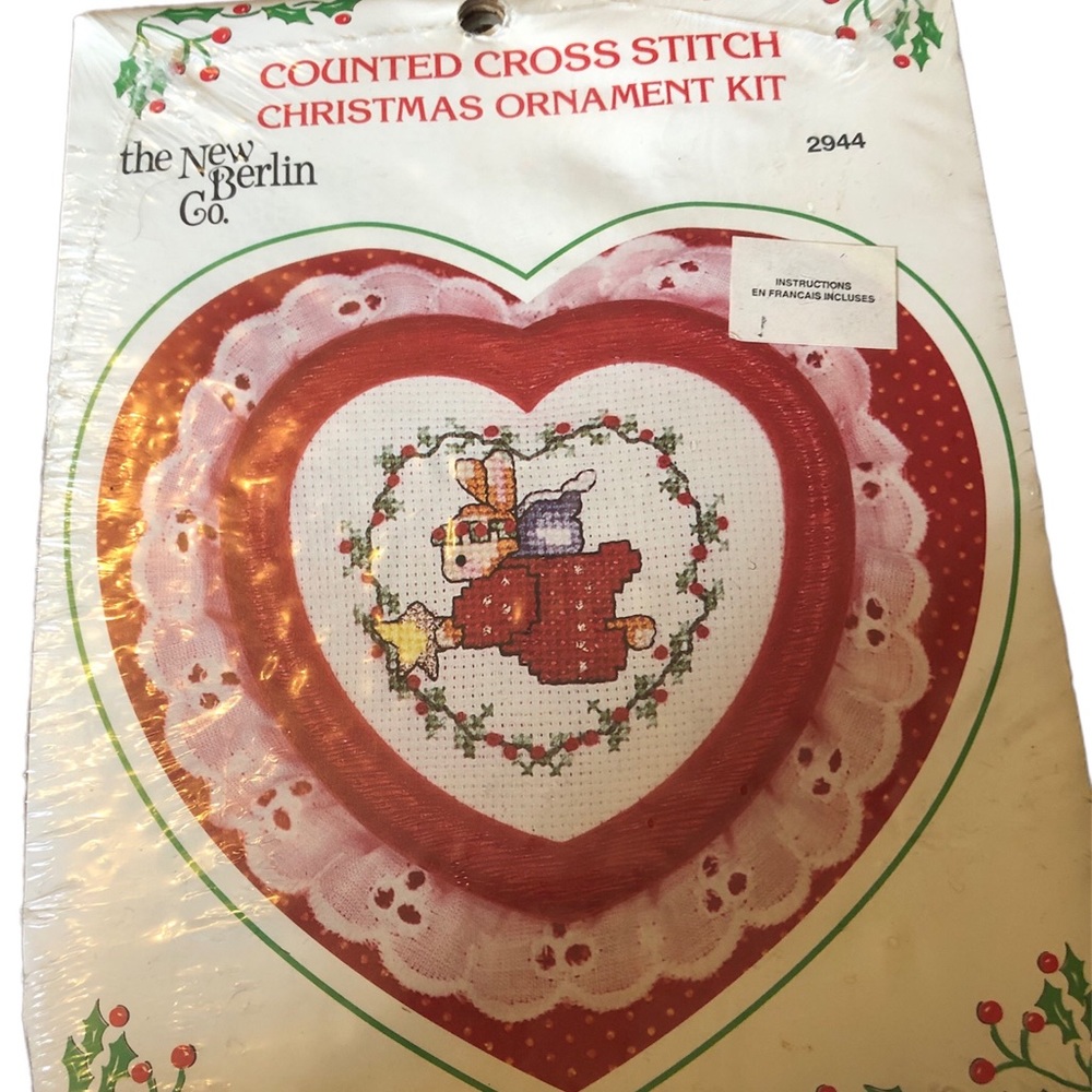The New Berlin Co. Counted Cross Stitch Christmas Ornament Kit 2944 heart frame
